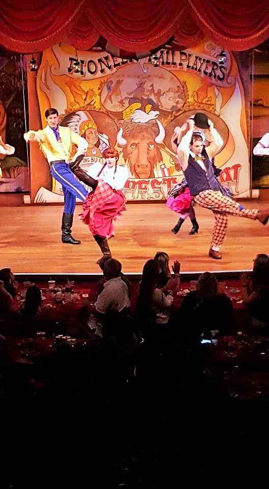 12096371_10206604608347555_8336046841917290813_n-2